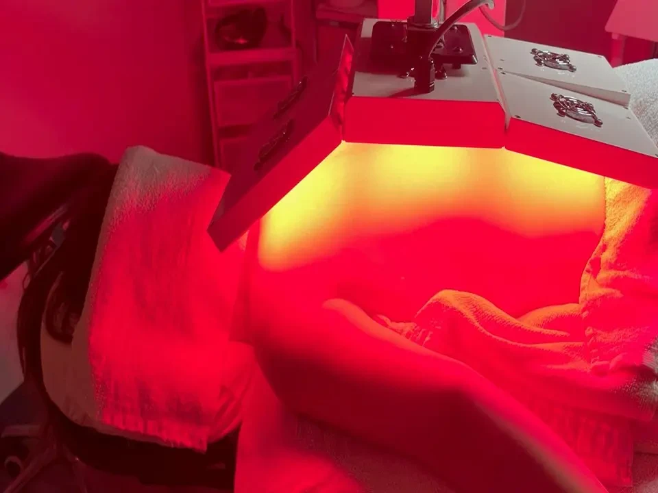 Red LED back acne treatment